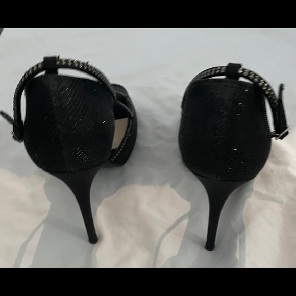 Woman’s size 7 stiletto - Picture 4 of 5